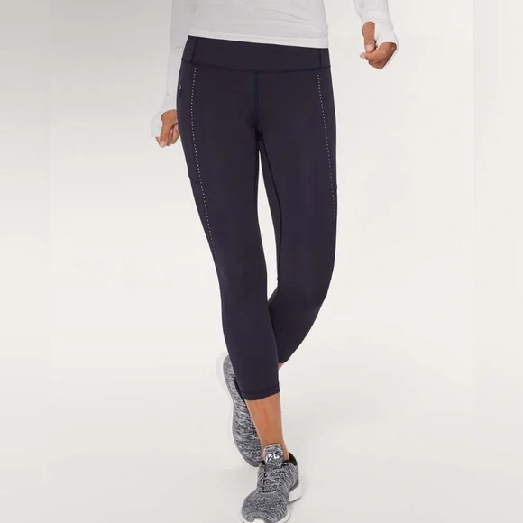 Lululemon women’s extra mile crop size 4 - Picture 2 of 8